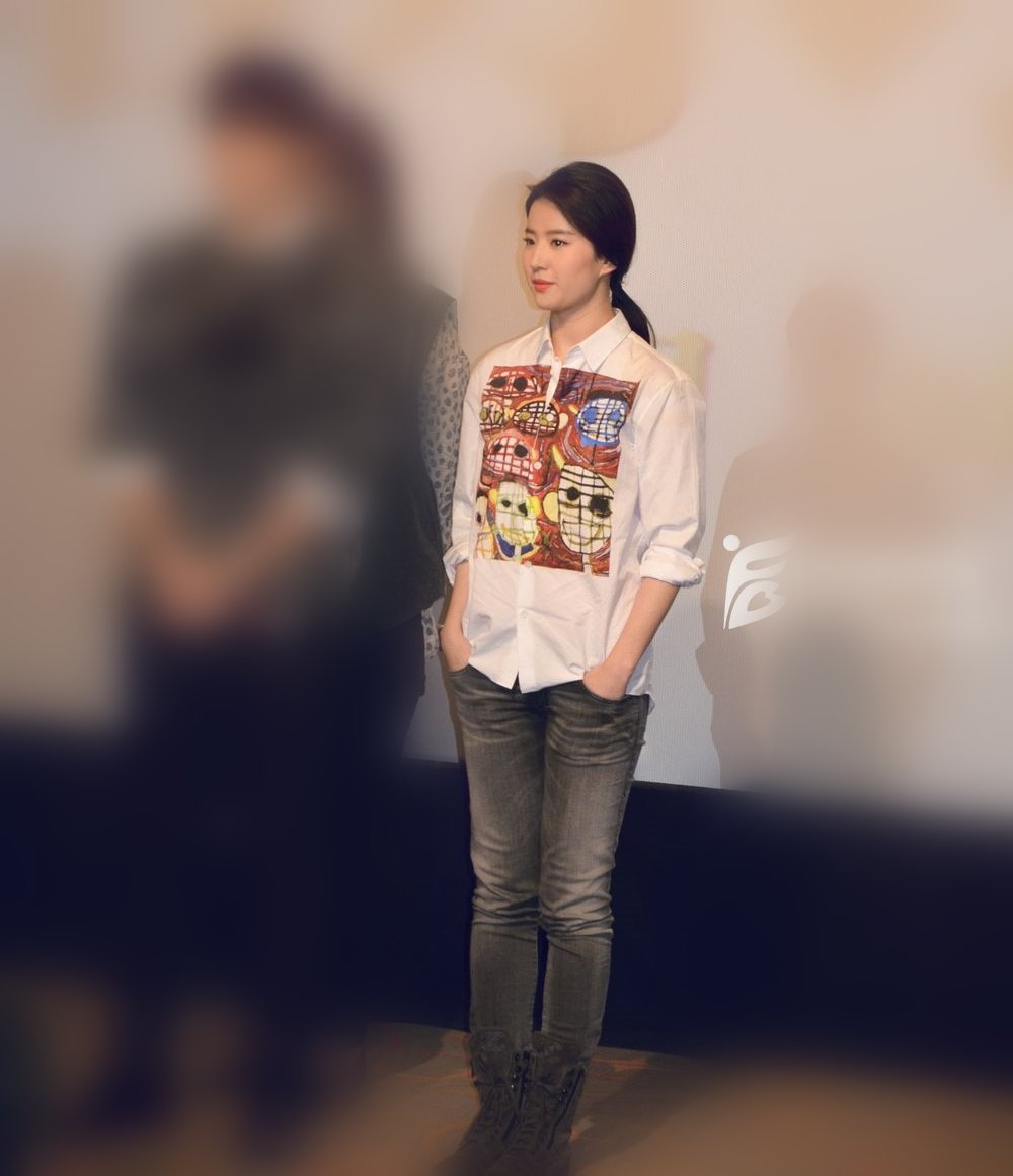 二选一，抽一个娶我！刘亦菲