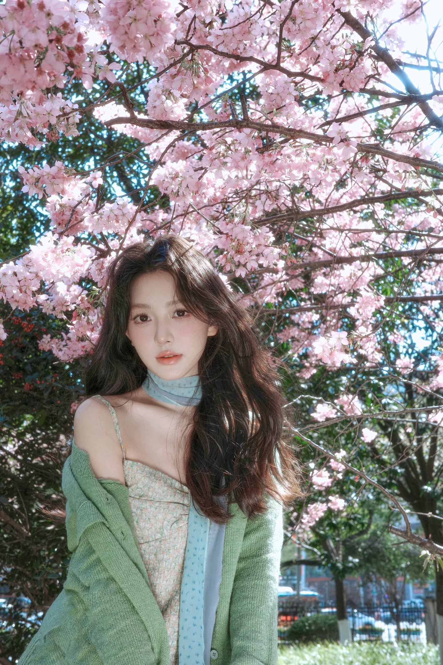 快！去拍樱花。拍摄设备：理光gr3x 模特