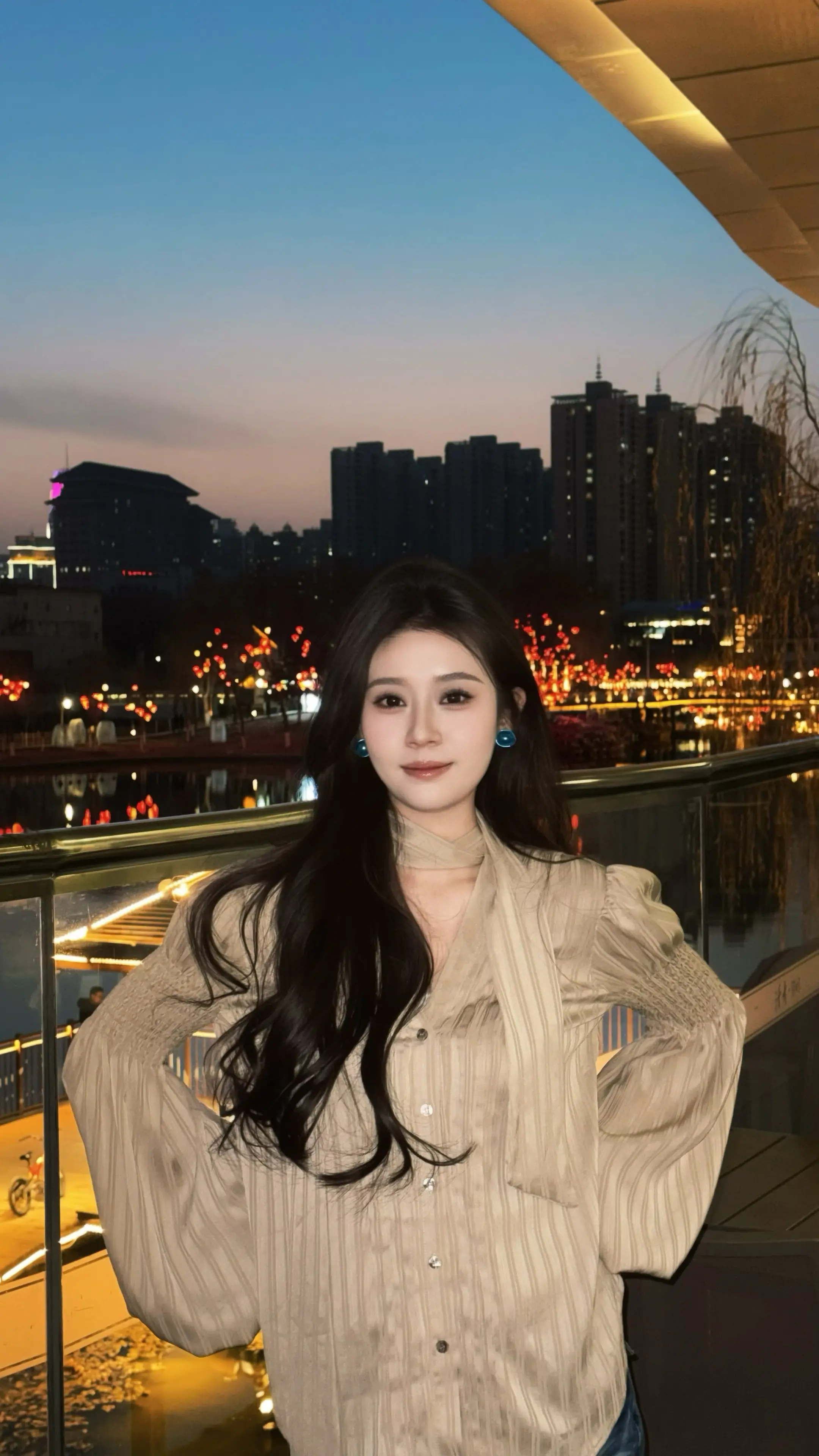 当两个人望向同一个月亮时，思念便有了形状