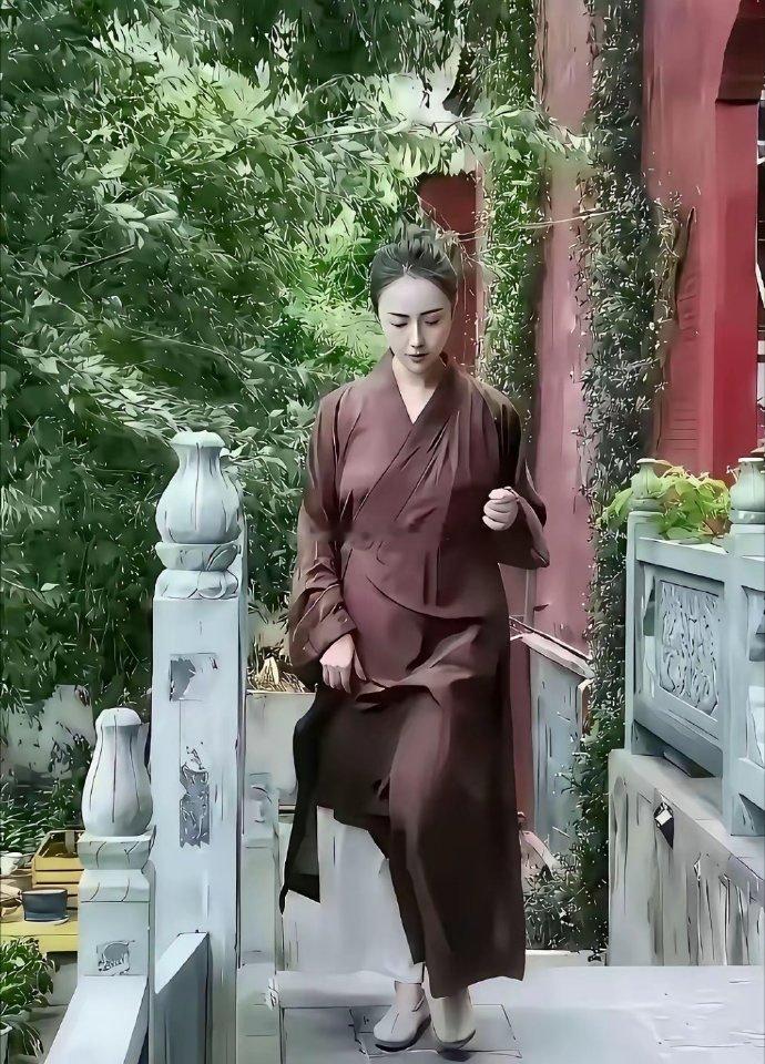 很好奇，这样出家了，后面还能结婚吗？ 