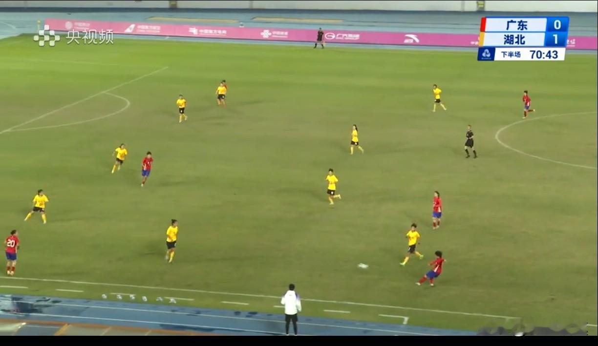 快讯：
         湖北女足下半场63分钟，由刚上场的26号姜晨璟门前抢点