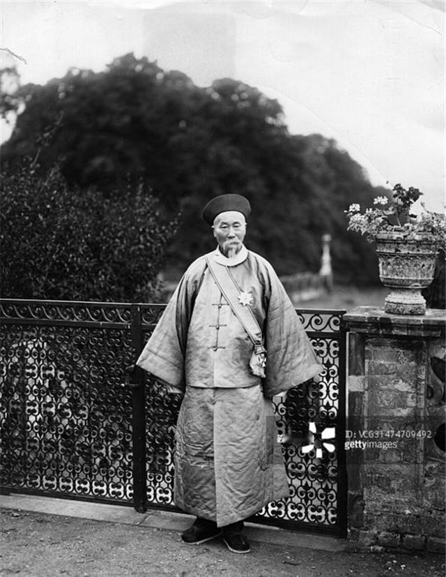 1875年，李鸿章奏上?朝廷：“新疆不要?了，对国我?没什么?影响，反正国?土面