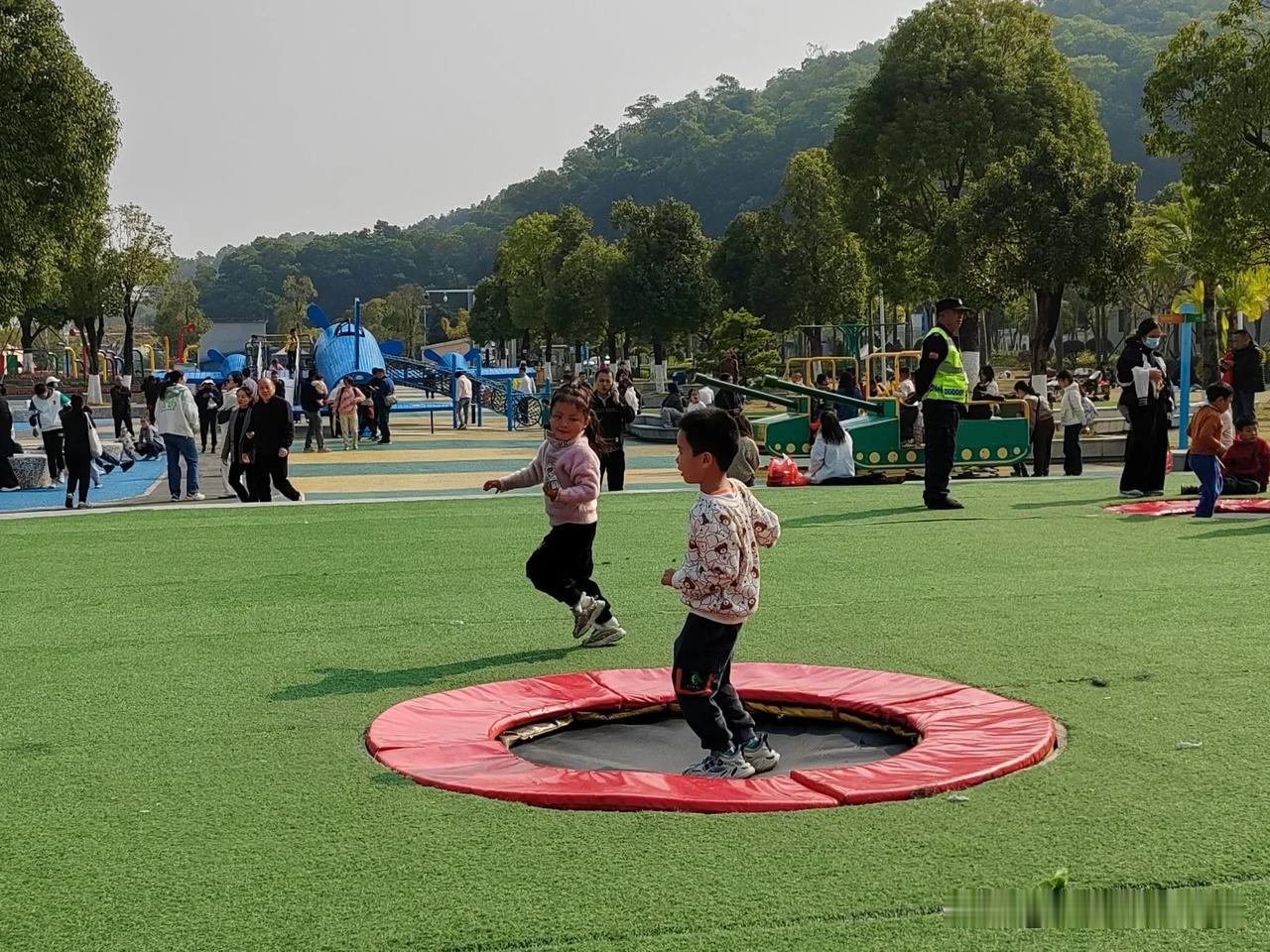 今天，在广东中山市儿童公园溜娃。
这一年我看过的风景冬日生活打卡季 爆料