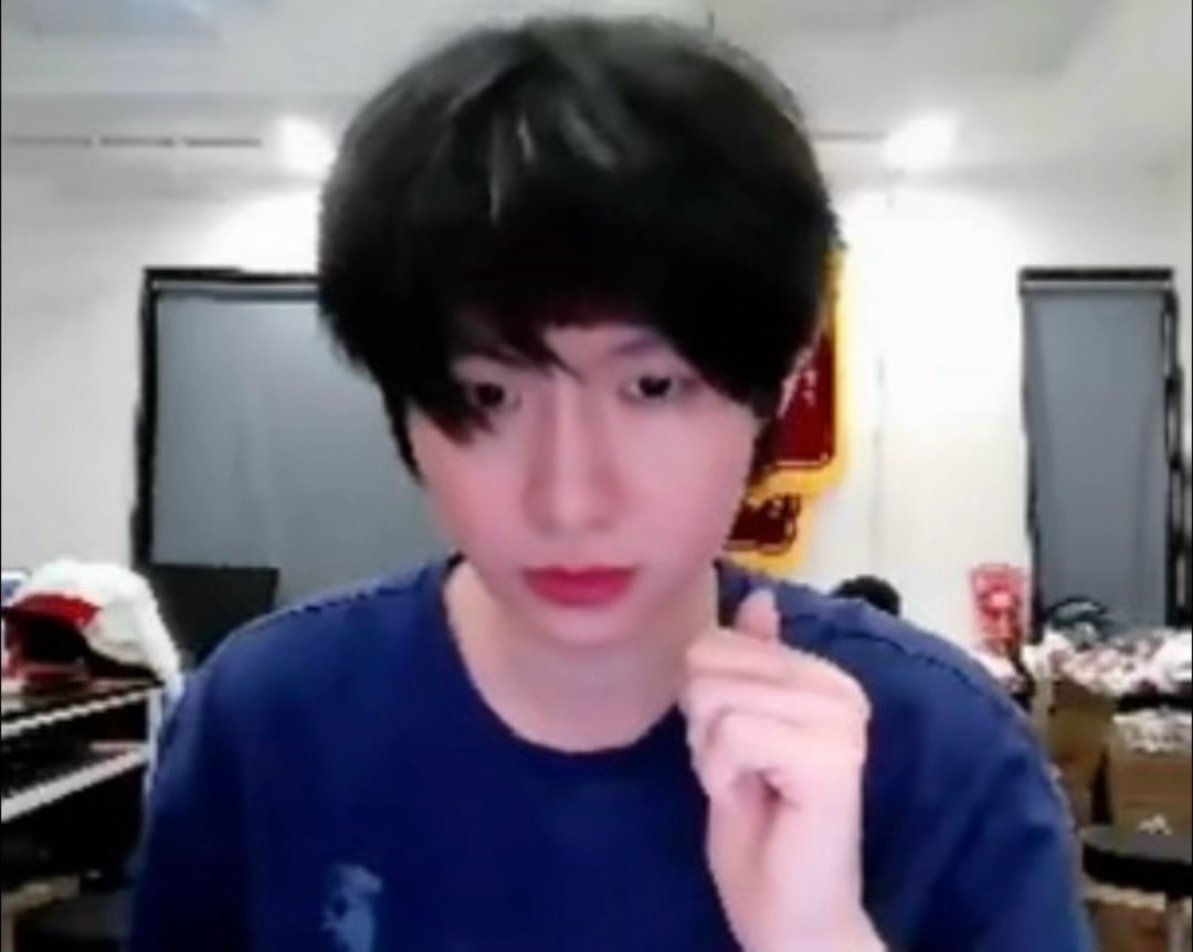这张像戴了发带一样太美丽了 