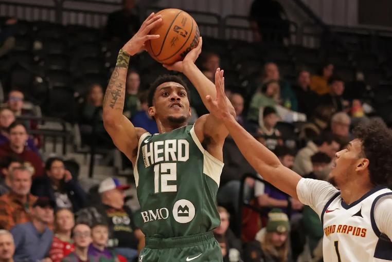 休斯顿火箭的下属球队里奥格兰德峡谷毒蛇从球员池中认领了克雷格-兰道尔二世（Cra