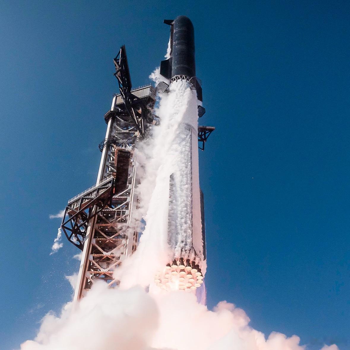 SpaceX400名员工或成亿万富翁SpaceX 现有约 2.2 万名员工，许多