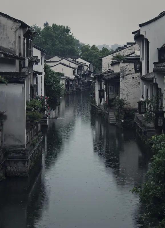 AI妙生图江南烟雨诗画境。