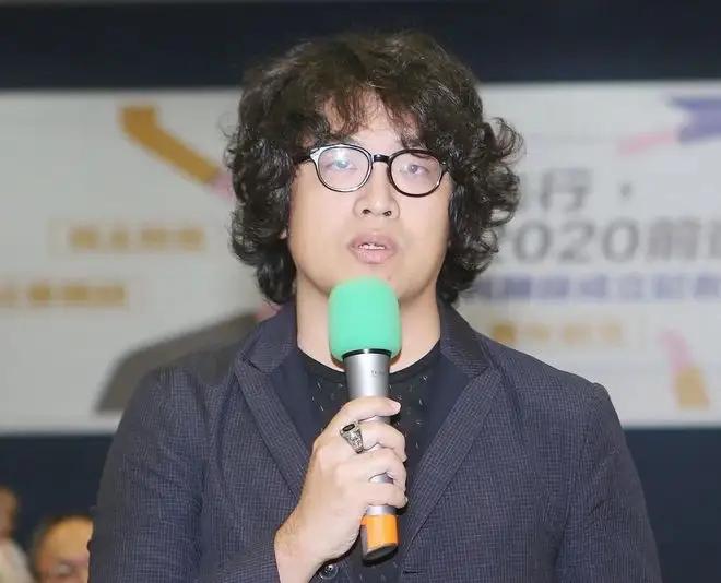 国共论坛召开，沈伯洋又出来胡说八道了！
 
他说：“国共论坛谈的两岸经济合作协议