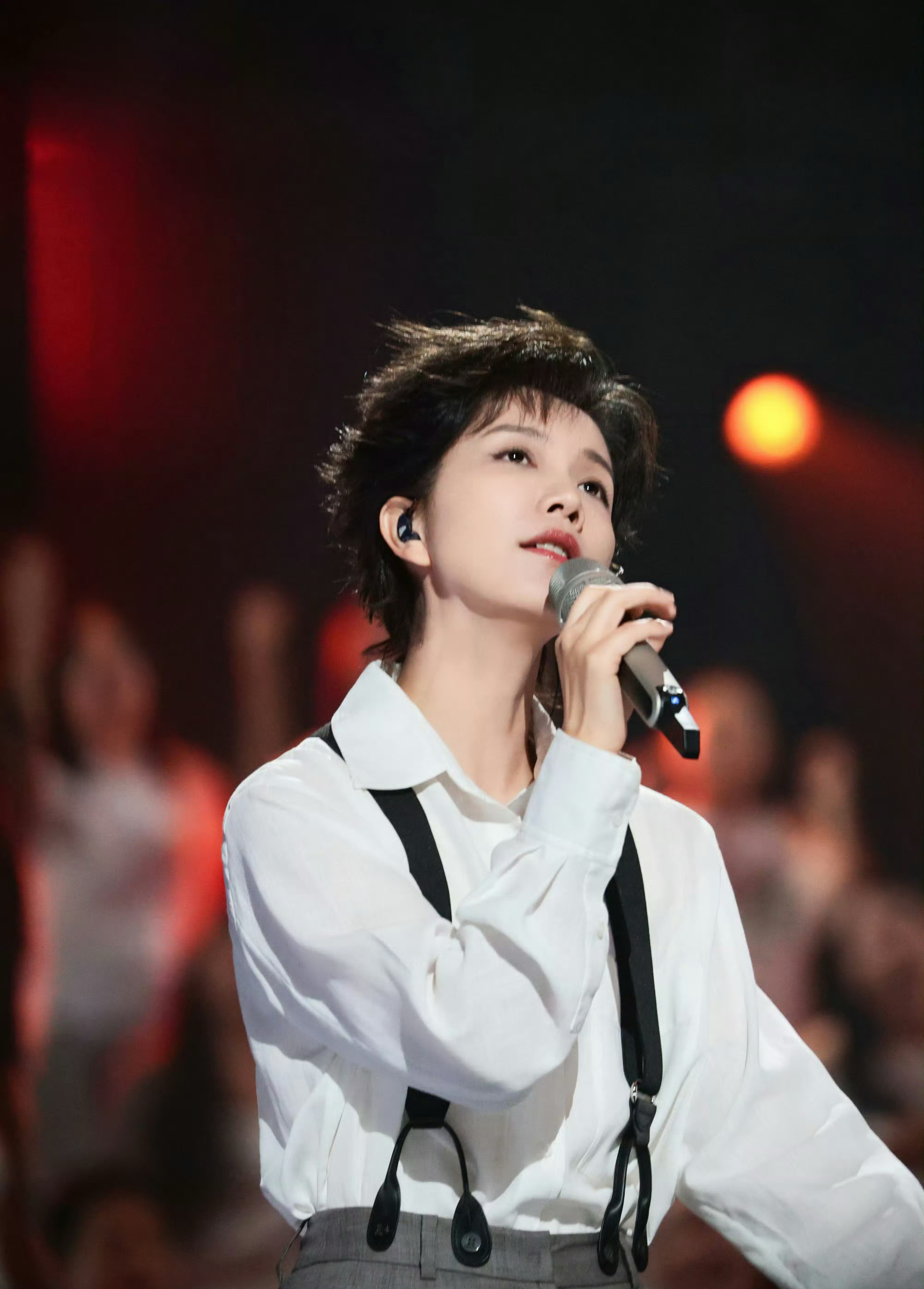 #李霄云她真漂亮诉说感#李霄云用标志性的嗓音，诉说一段懵懂的爱情故事，这版《她真