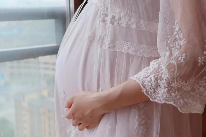 11月10日四川成都，女子怀孕超36周隐瞒事实购买机票 ，上机后要求机组人员特殊