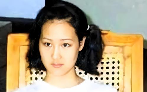 2005年，“中国第一悍匪”白宝山被执行死刑的七年后，他的情人谢宗芬经过多次减刑