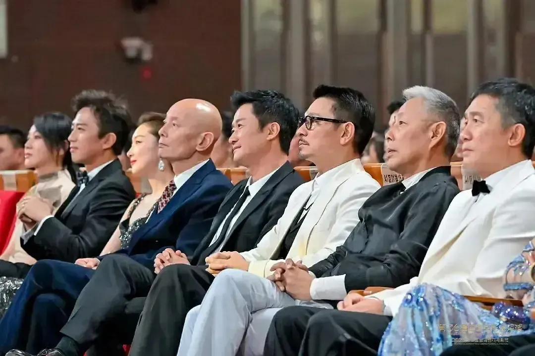 假如，这八个人组团拍一部大片肯定过瘾[捂脸]