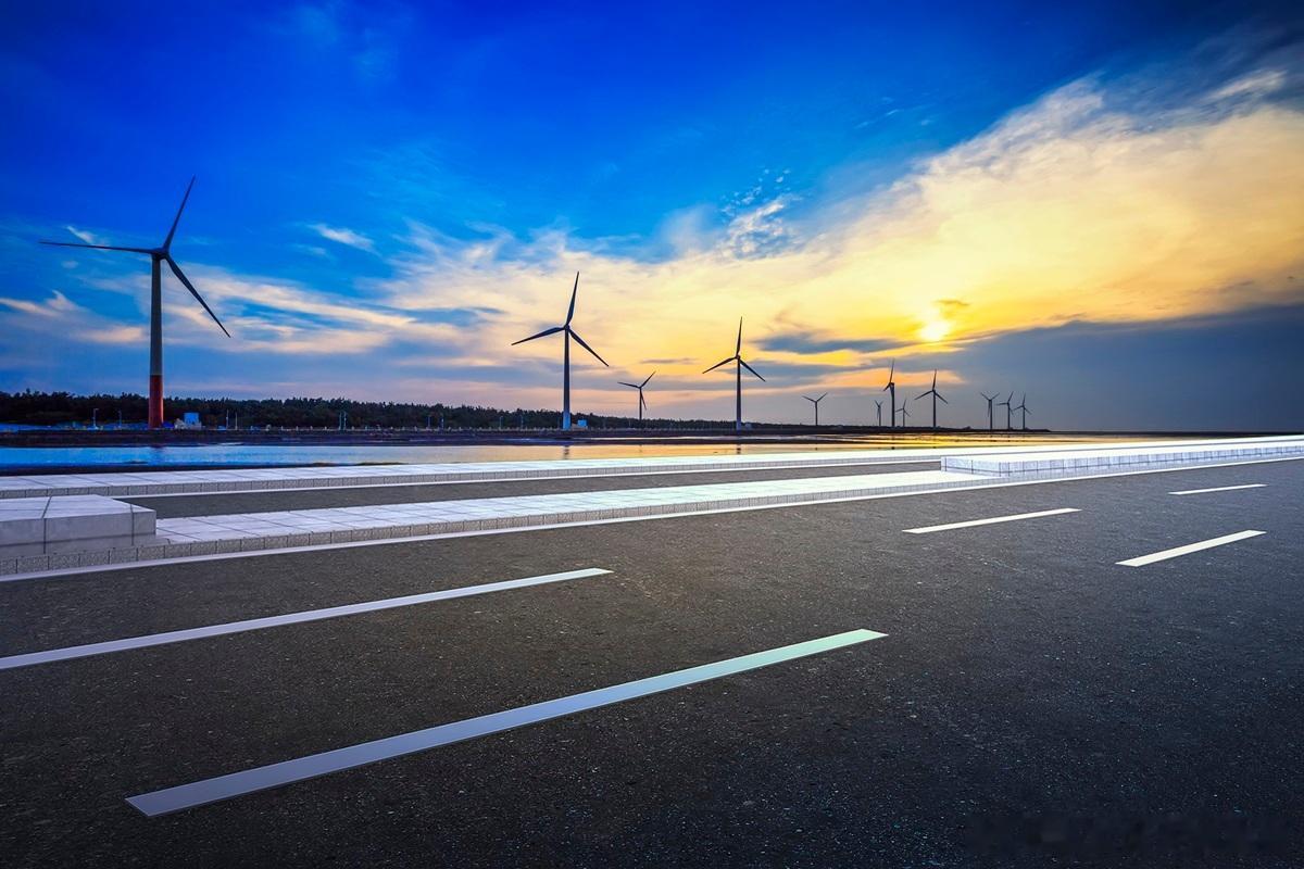 很多创投类的媒体经常宣传资本市场上的明星项目不少机构追着创始人去谈，想争得一些投