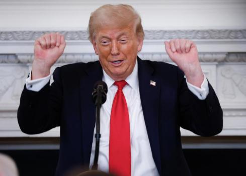 特朗普谈4月份访华：我4月份要去中国。我说，必须给我安排一场中国历史上最盛大的迎