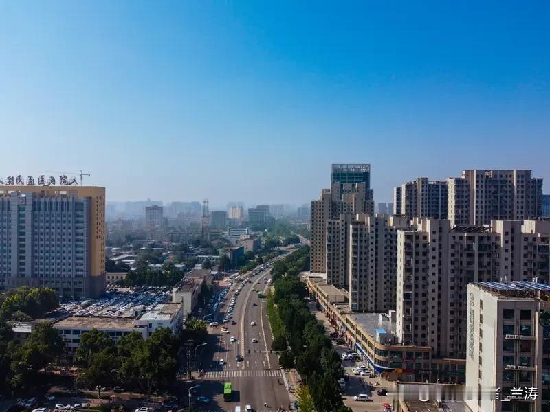 邢台2月8日至9日白天晴转多云，最高温约7℃，最低-6℃至-2℃，偏南风3-4级