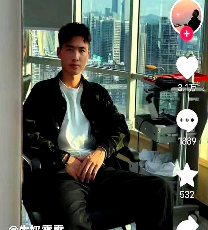 同样是蹭热点，带货额竟差了整整120万！
 

某认亲事件里，两位相关博主带货额