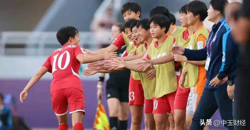朝鲜U17女足干得漂亮！当地时间11月5日，她们在U17女足世界杯半决赛2比0战