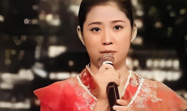 感动！1990岁未，重庆一个36岁光棍捡到了一个女婴，自己省吃俭用将女孩养大，谁