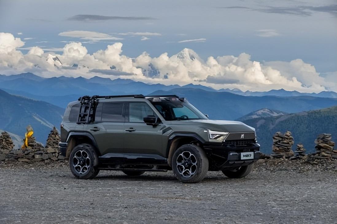 猛士M817全球上市！与方程豹豹8比一比，谁更胜一筹？
刚刚看完猛士的新车上市发