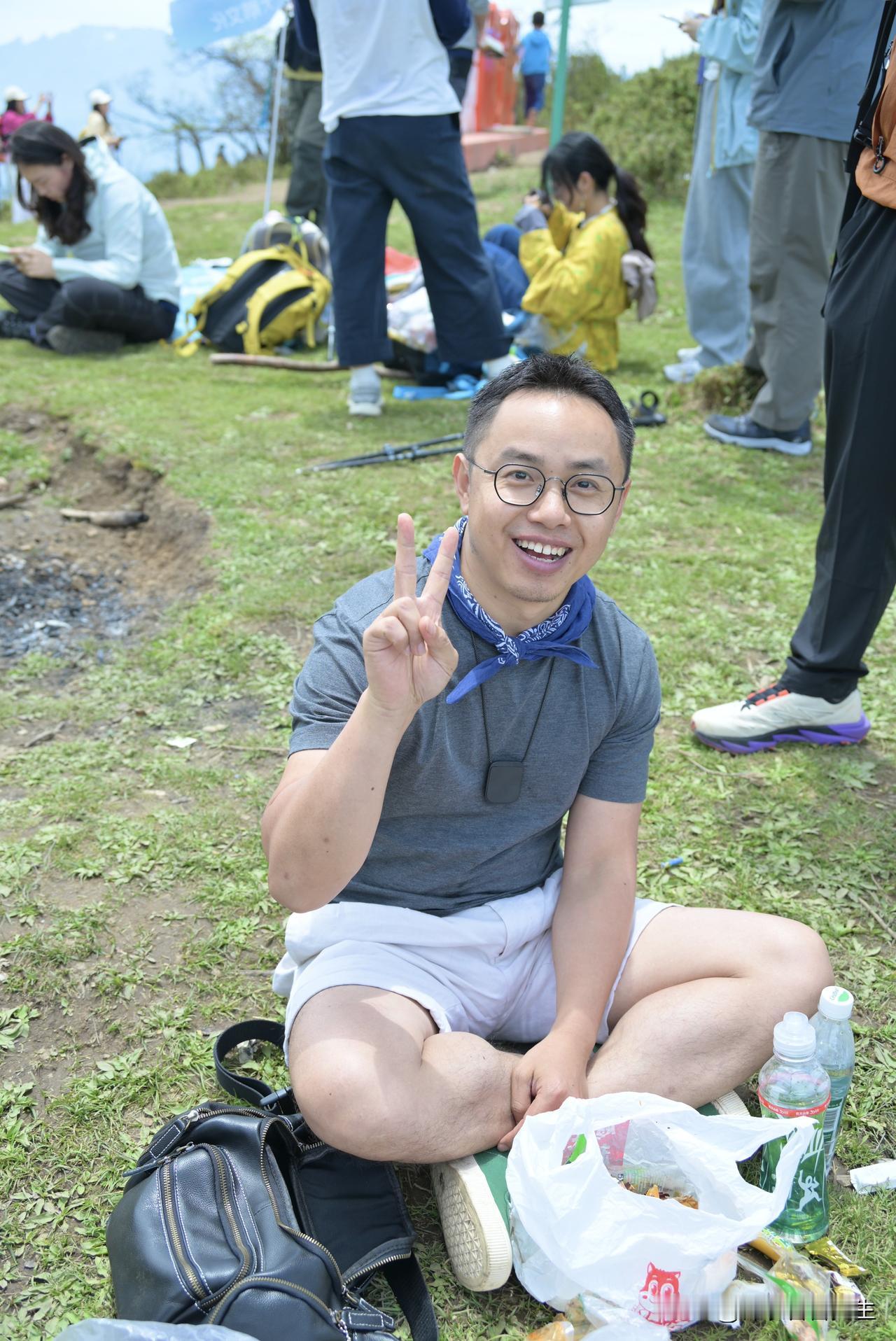 我尴尬的网购经历
最近周末有空我都在参加徒步活动，有些路线在高原上，紫外线特别强