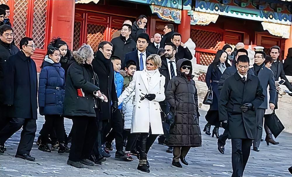 马克龙访华刚落幕就翻脸？对华挥关税大棒欧洲真能扛住反噬？
 
前脚刚结束访华收获