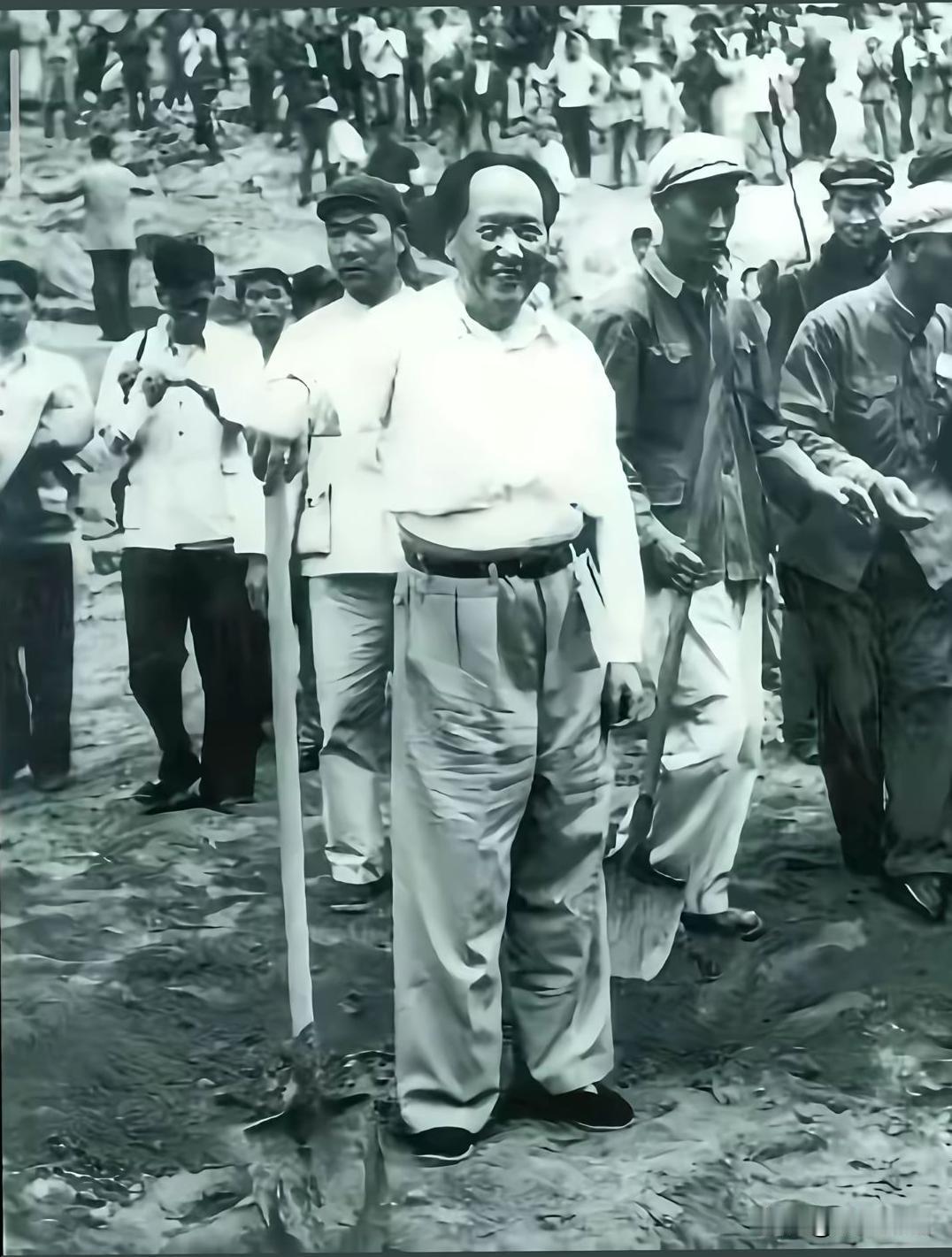 那三十年，是贪官污吏最难过的时代！
是卖国贼无所遁形的时代！是老百姓最勇敢的时代