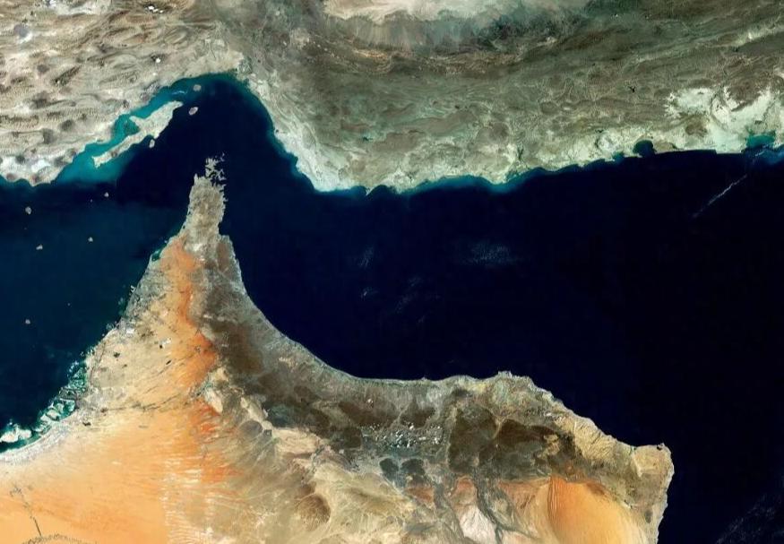 慌了，美国封锁霍尔木兹海峡，中计了！

印韩日等集体慌了，东大就看看不说话？
