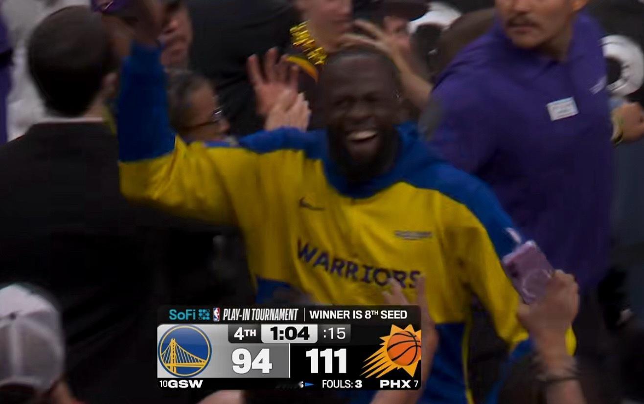 格林跟布克一换一退场 勇士vs太阳