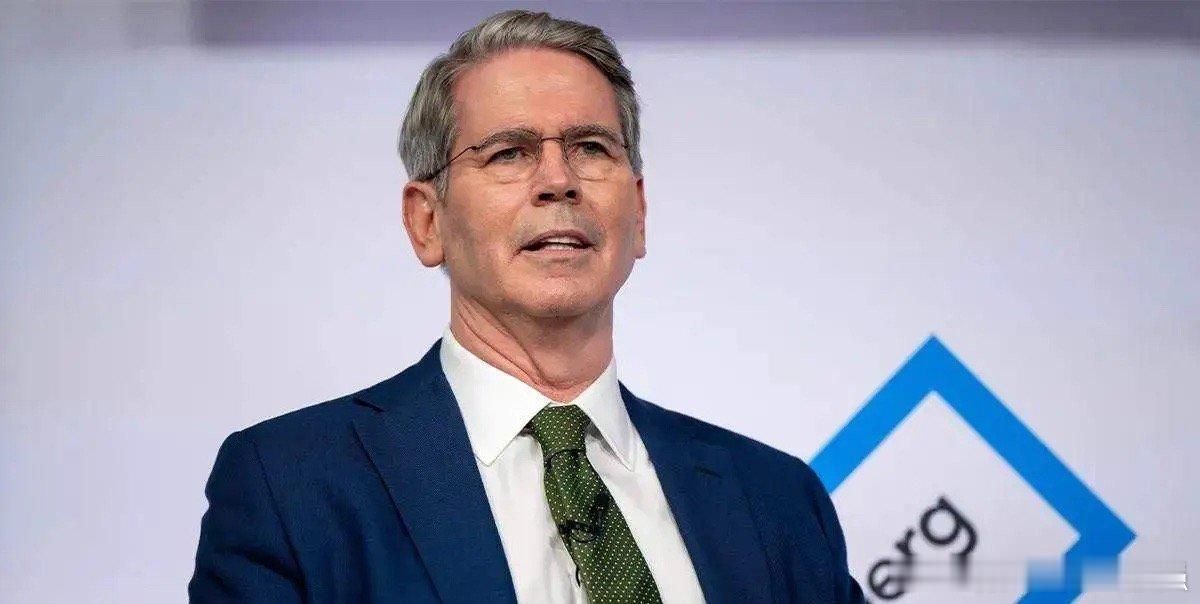 美财长宣布允许伊朗油轮通过霍尔木兹海峡，以便向世界其他地区供应石油，伊朗向印度供