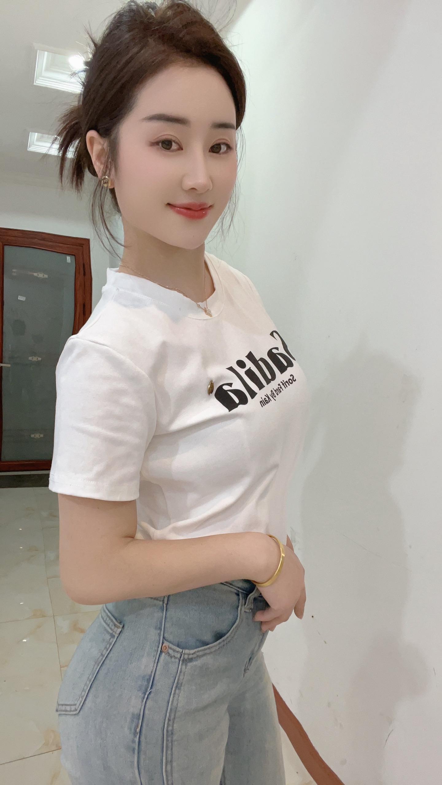 有些女人，表面上看貌似很开心，没什么烦恼，你以为她过得很开心，但你却不知道，她将自己的心事都留在了深夜
