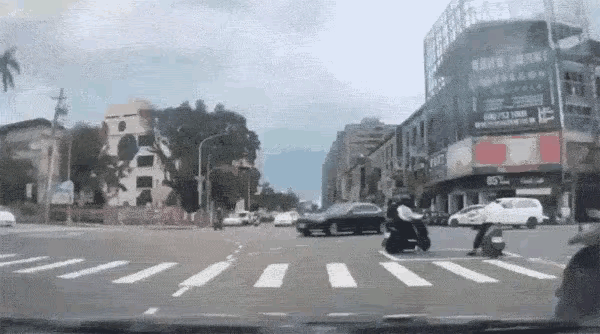 绝杀！飞车三级跳。