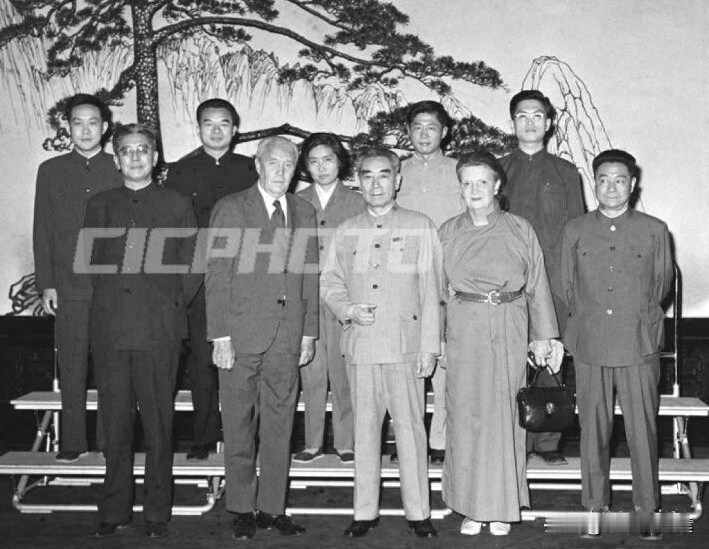 【周总理历史上的今天——5月20日】
1973年5月20日深夜至次日凌晨，周恩来