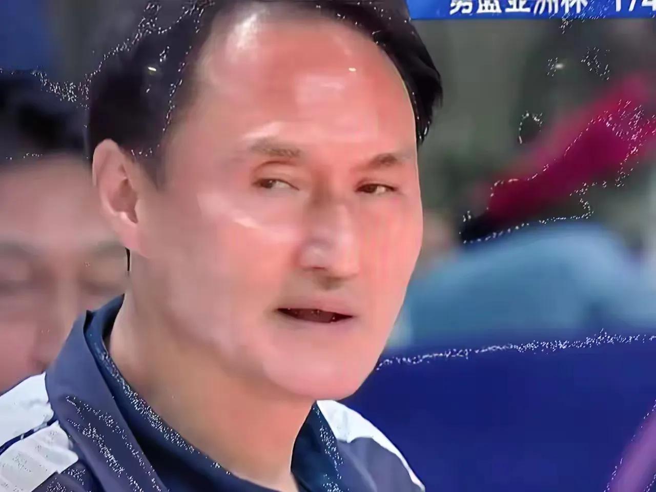 这个安俊浩还是省省吧，更衣室喊话战胜中国，这完全就是给自己壮胆！
中国男篮现在已