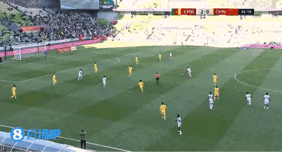 中国男足球员刘浩帆真是一个大奇葩！在今天进行的中国男足和喀麦隆男足的比赛中，当时