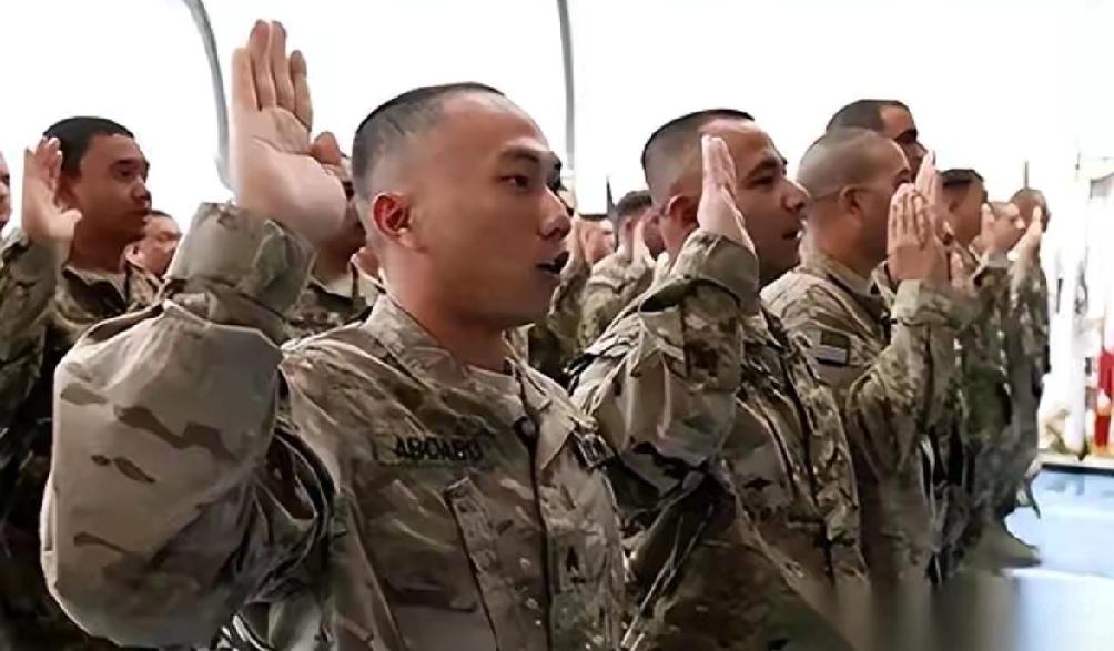 战场对面站着“2万多张中国面孔”？这不是拍电影，是美军里的真事儿。不少人心里犯嘀