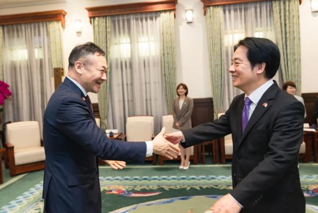 日本议员对赖清德承诺两个“绝不容许”！日本前法务大臣、众议员铃木馨佑以及参议员泷