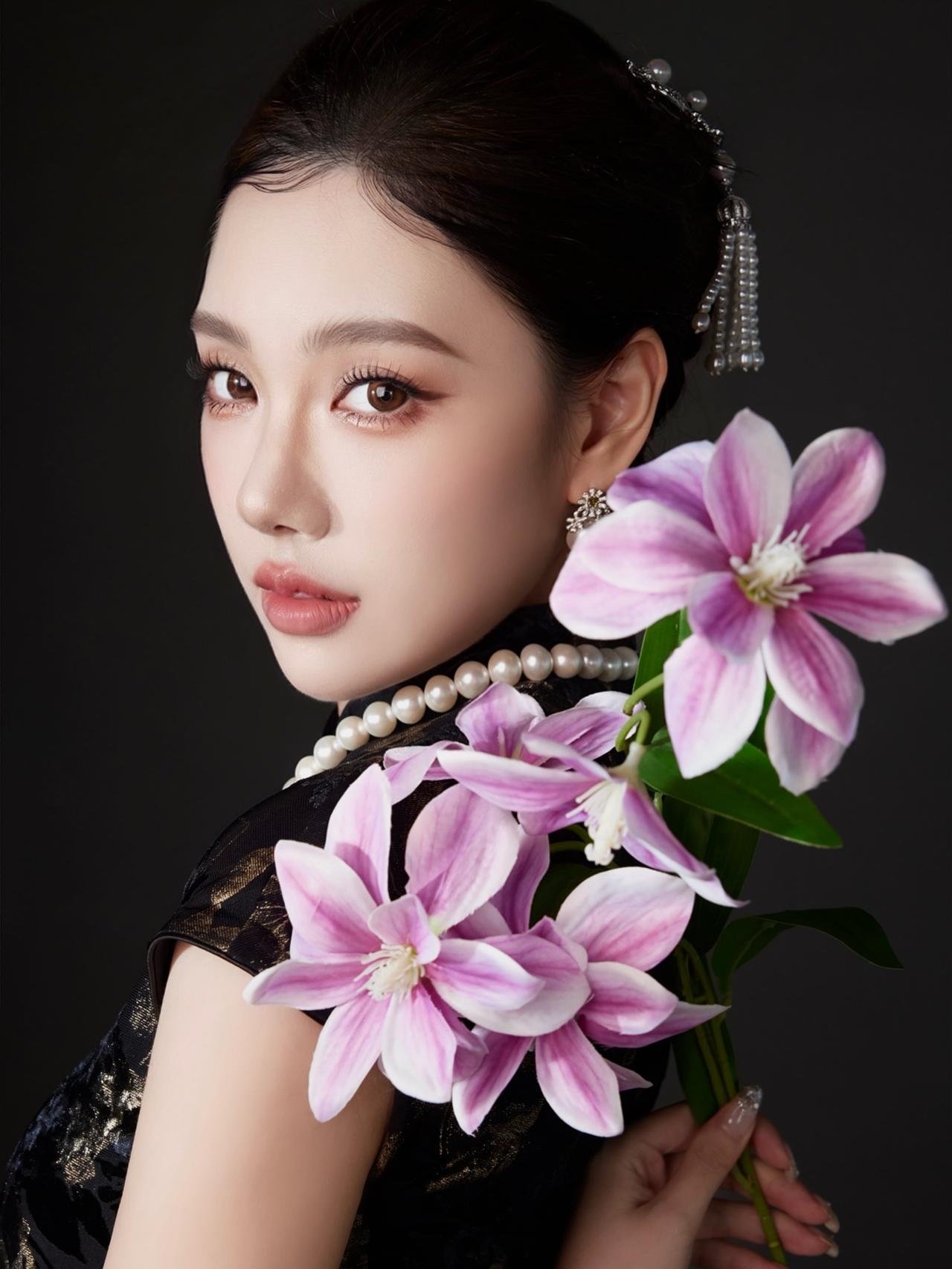 旗袍美女，妖娆妩媚！