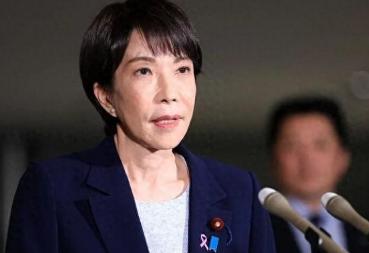 谁能料到，当初以高票当选、被日本右翼寄予厚望的高市早苗，如今竟彻底陷入众叛亲离的