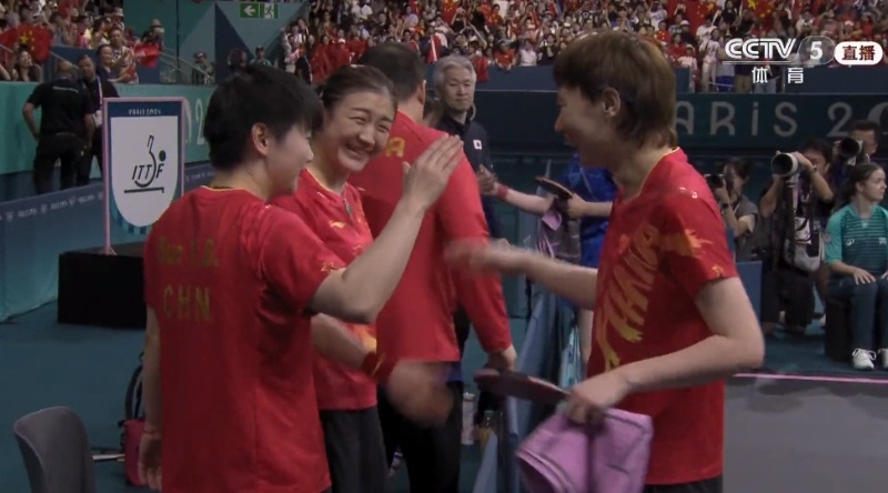 #乒乓女团金牌赛#赢啦！五连冠，姐姐们都好厉害。 ​​​