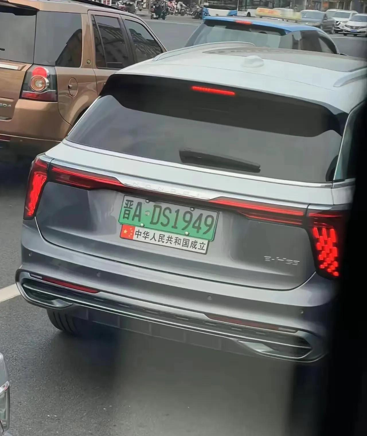 这该如何评价！#这车很高档# #啥牌车啊#