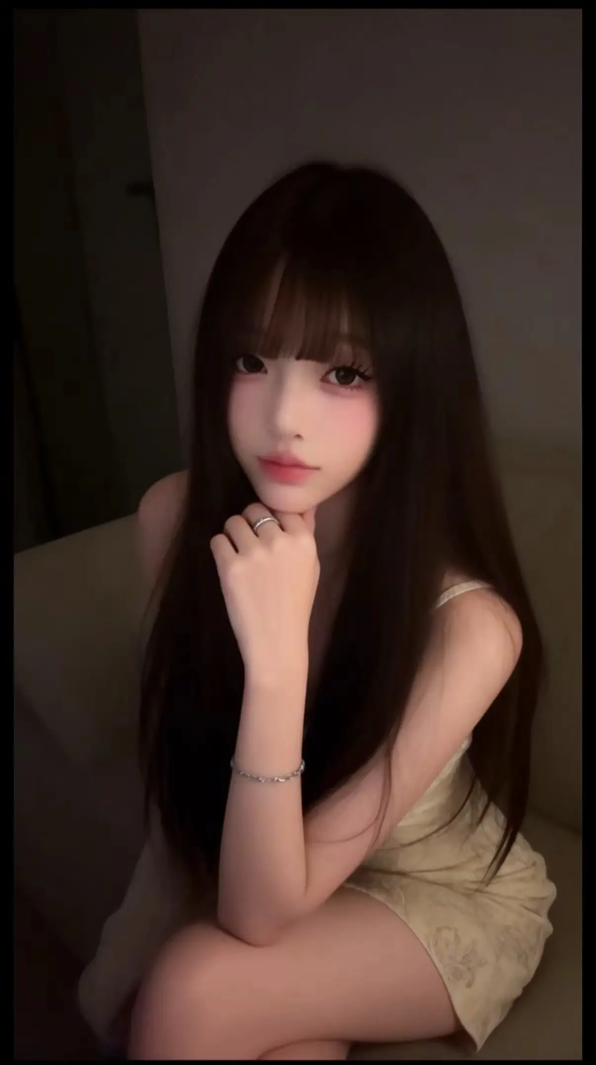 清冷氛围感 黑长直狮子座
