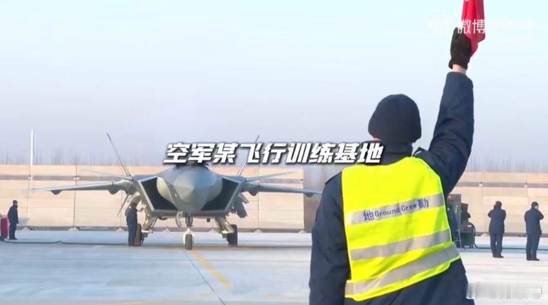 某部队两架歼20和两架歼16组织空战对抗 ​​​