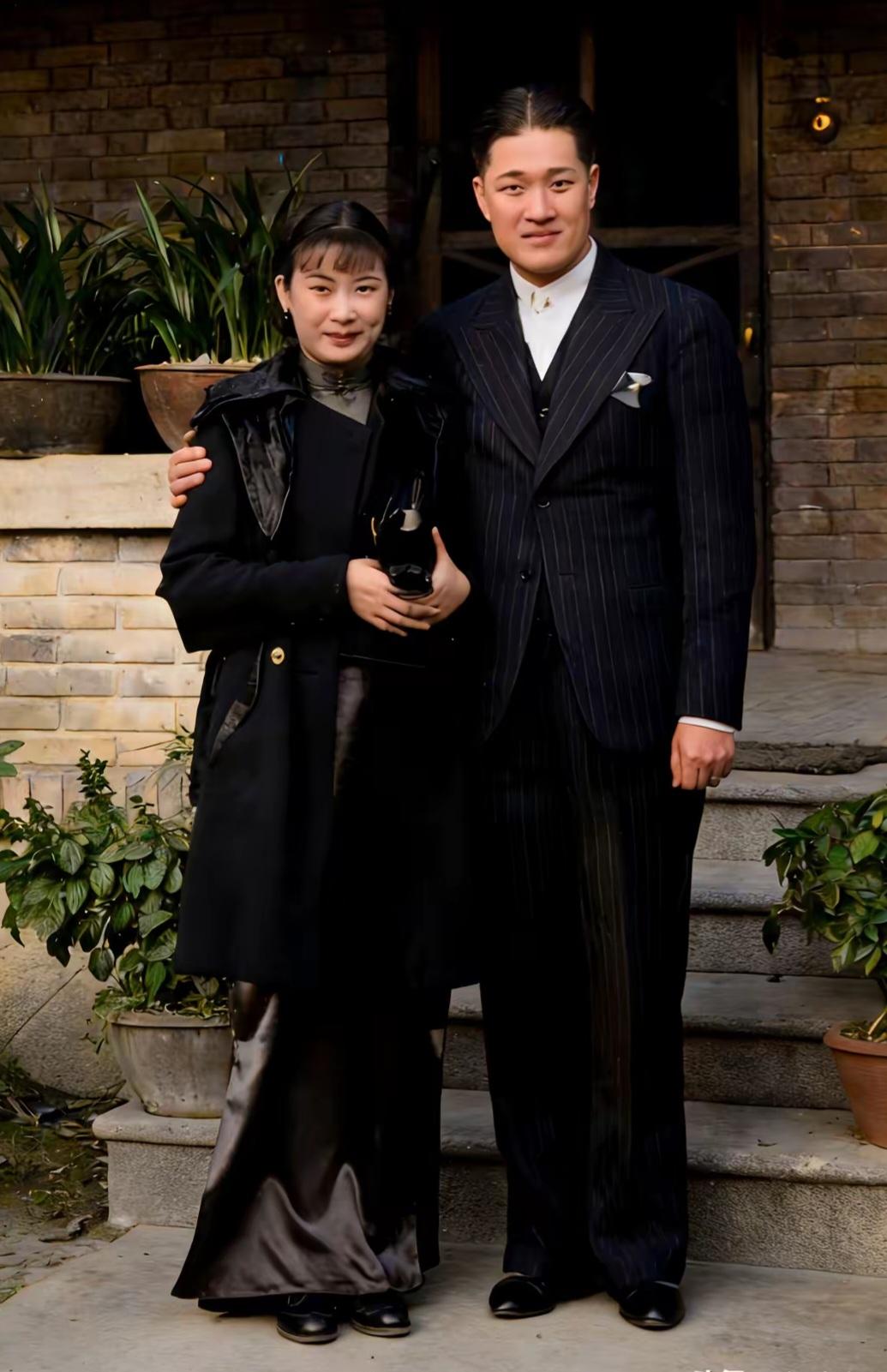 王铎：胡蝶1936年和丈夫的这张照片，真好看，两个人都好。