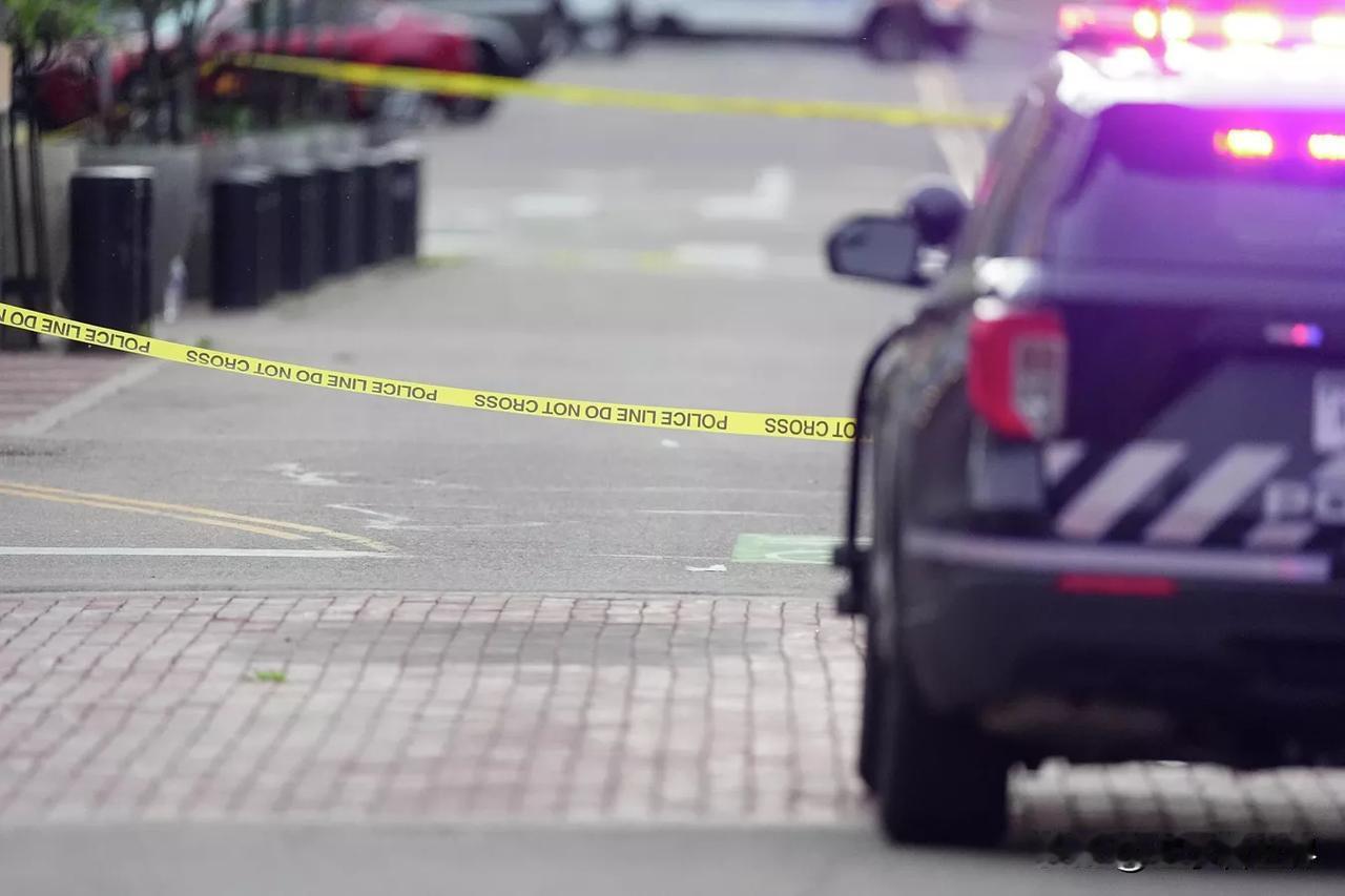 【在美国，一名男子持刀袭击人群，造成五人死亡】
华盛顿时间2026年2月24日，