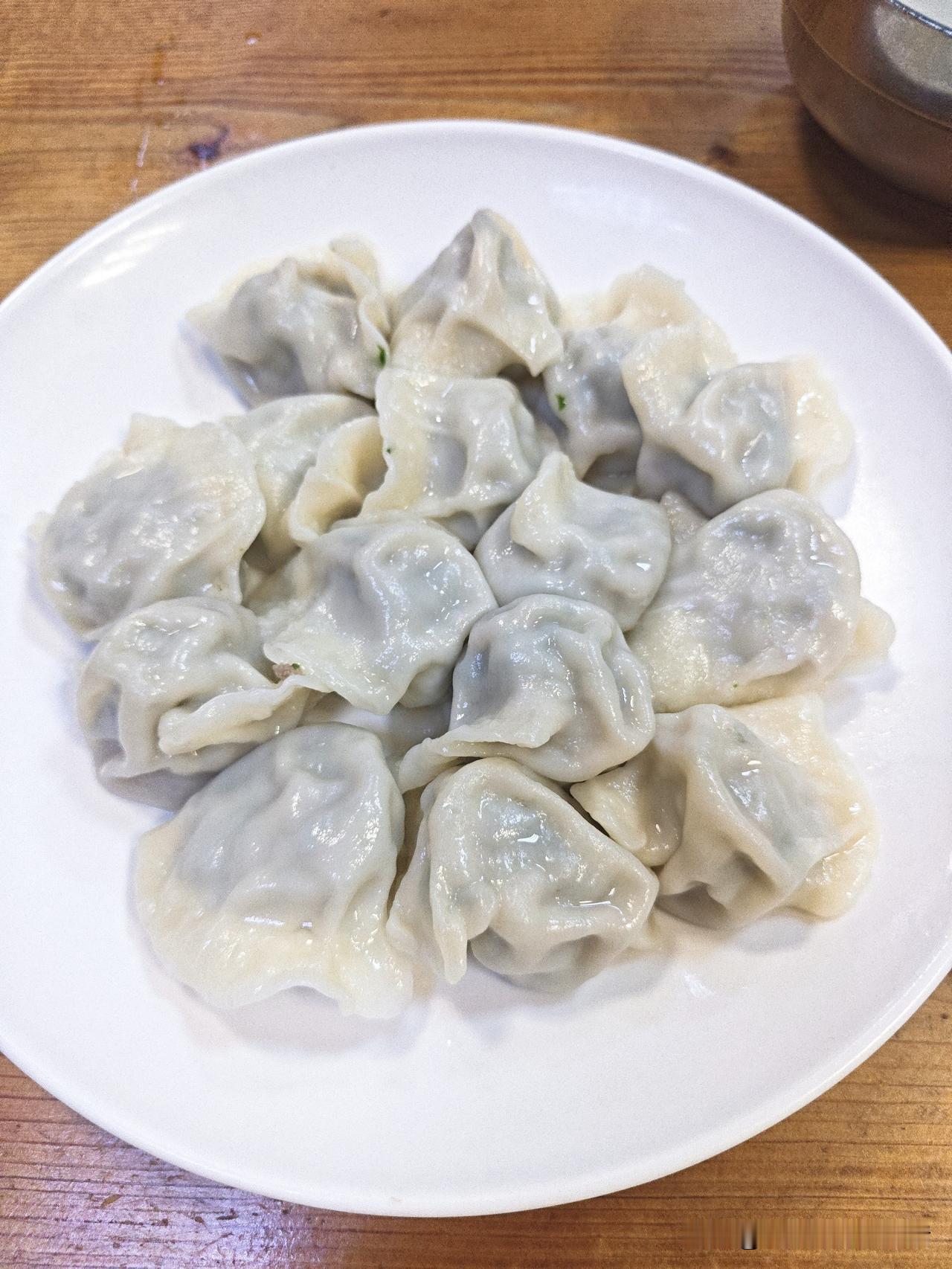 青岛老店的烟火气！13块钱吃出满满的幸福感
 
今天下午出门办事，忙得连午饭都没