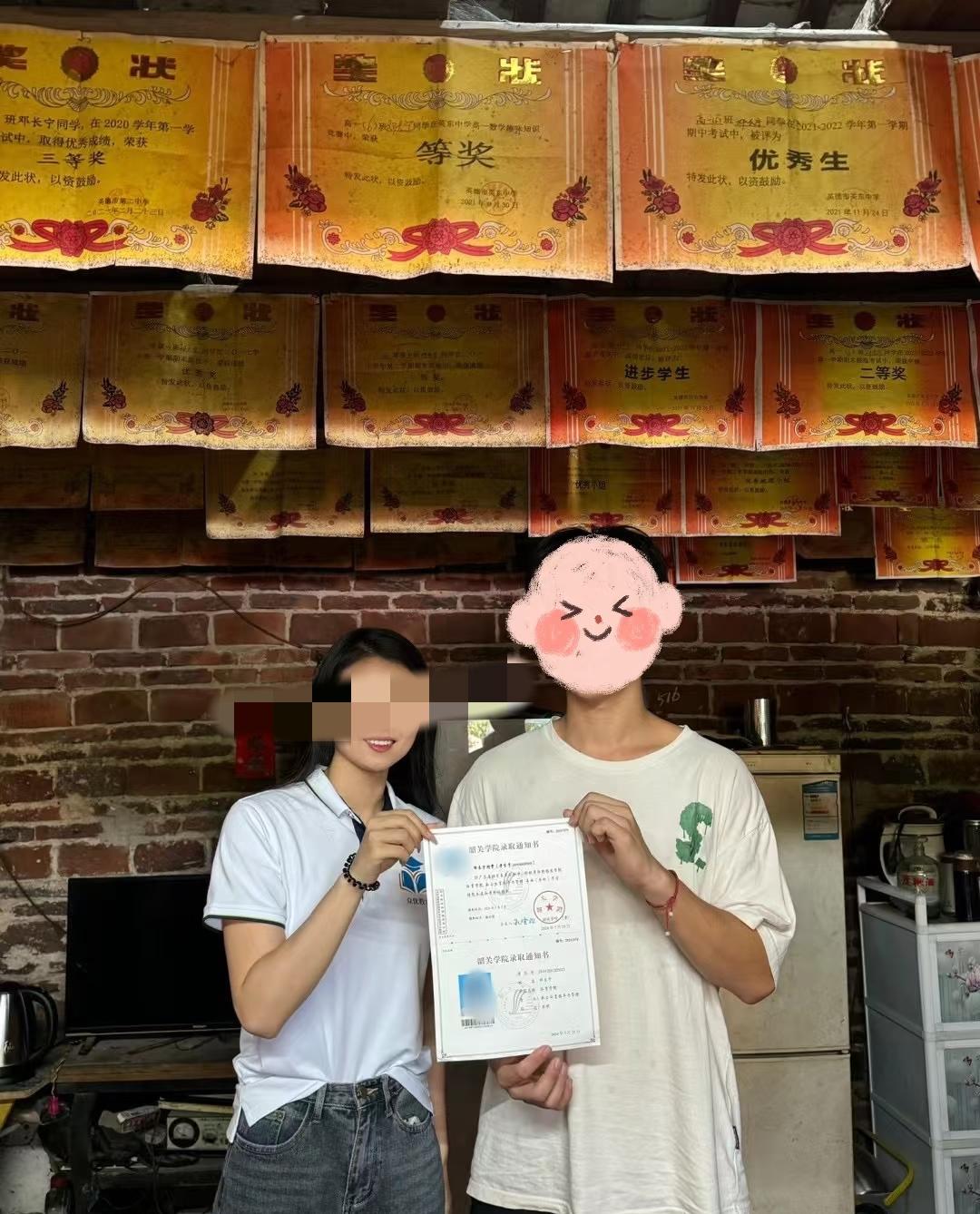 真的被同事这波操作暖到了！她月薪近万，老公收入更高，公婆都是退休教师，一家人月入