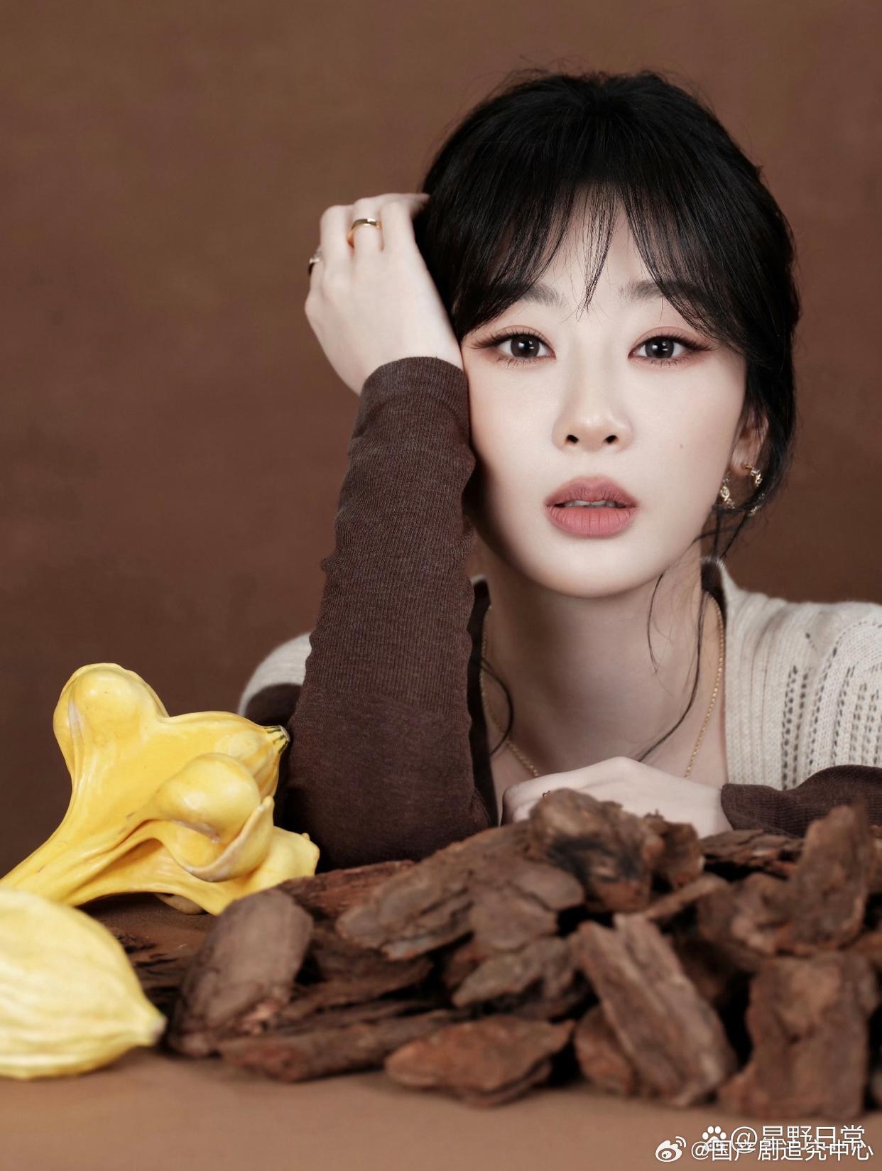 1. 杨紫确认出演《女君和熹》，这是央视牵头打造的历史正剧，和普通古偶不一样。剧