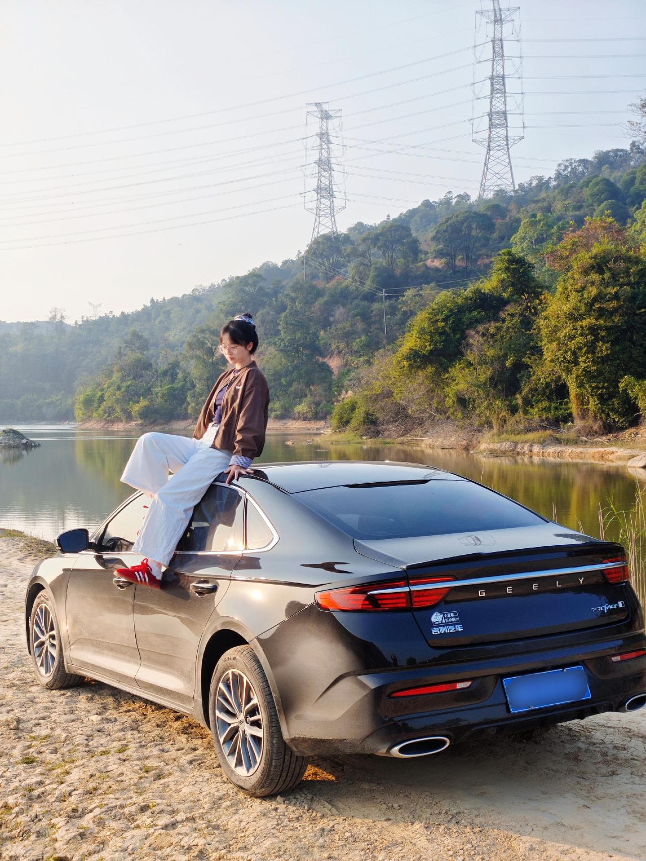 如果我们约会不是去看电影逛街 而是加200块钱的油
去追追日落钓钓鱼 这样会不会