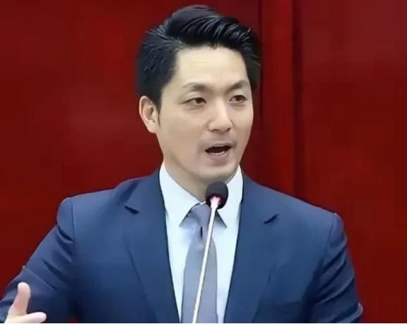 台北市长蒋万安曾宣称：如果大陆继续在台海进行军机绕台和军演的话，我就要停掉双城论