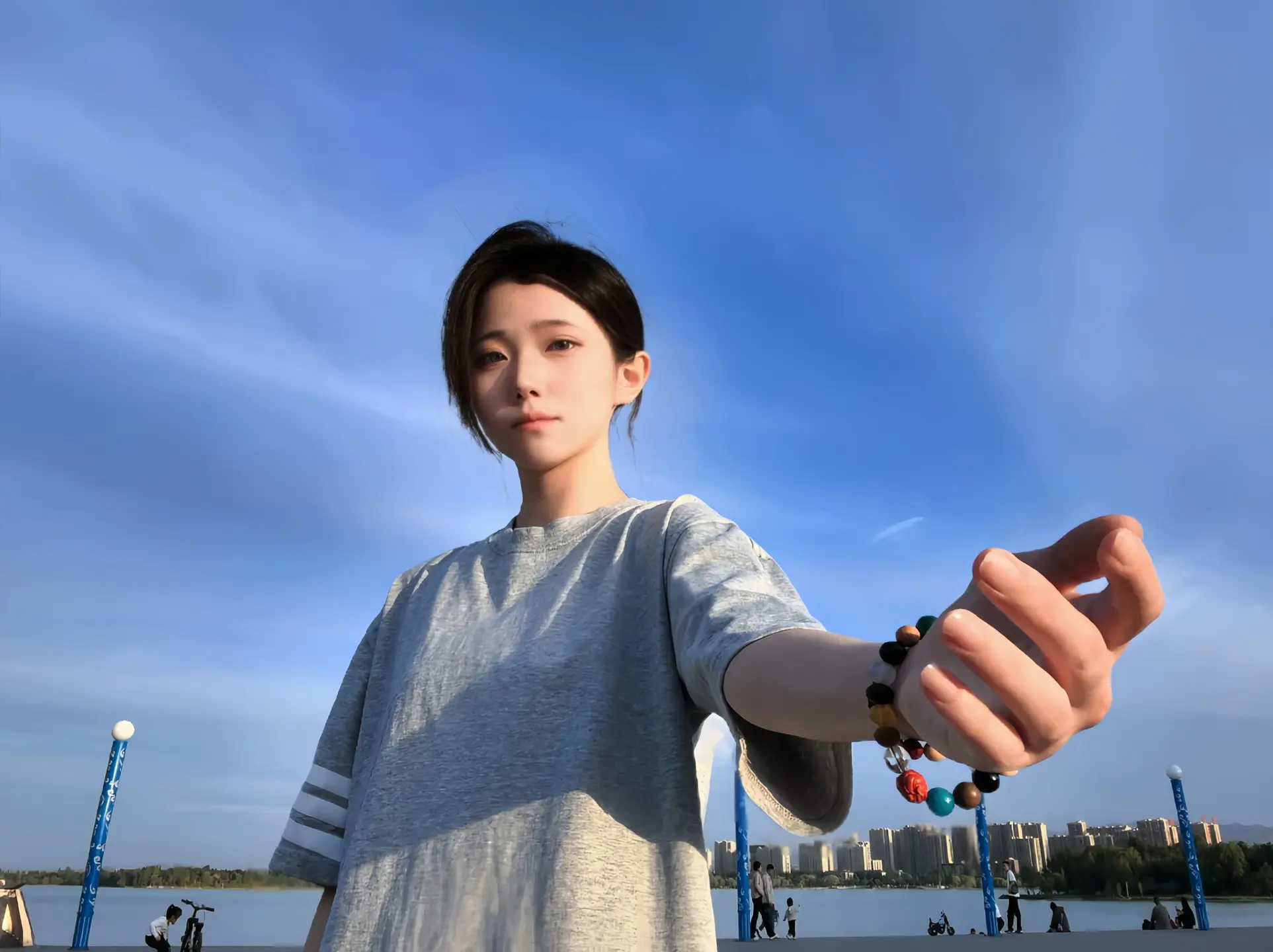 同心行万里 携手度千霜。